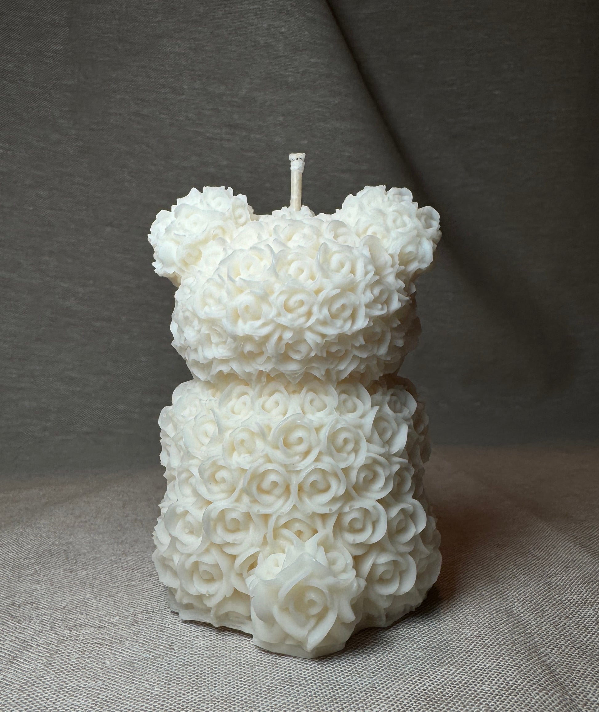 Cute Bear sculpted candle - back